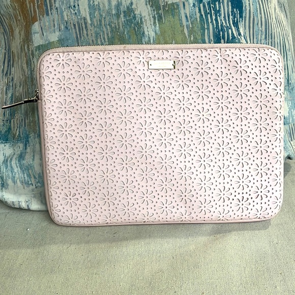 Kate Spade Pale Pink -Eyelet Cut Flowers-Zipper Plush Lined Computer Slip Bag - Picture 3 of 11
